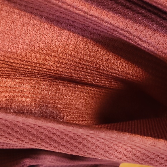 New without tags Thermal like faux wraparound top from Bloomchic size 18/20 - Picture 5 of 9